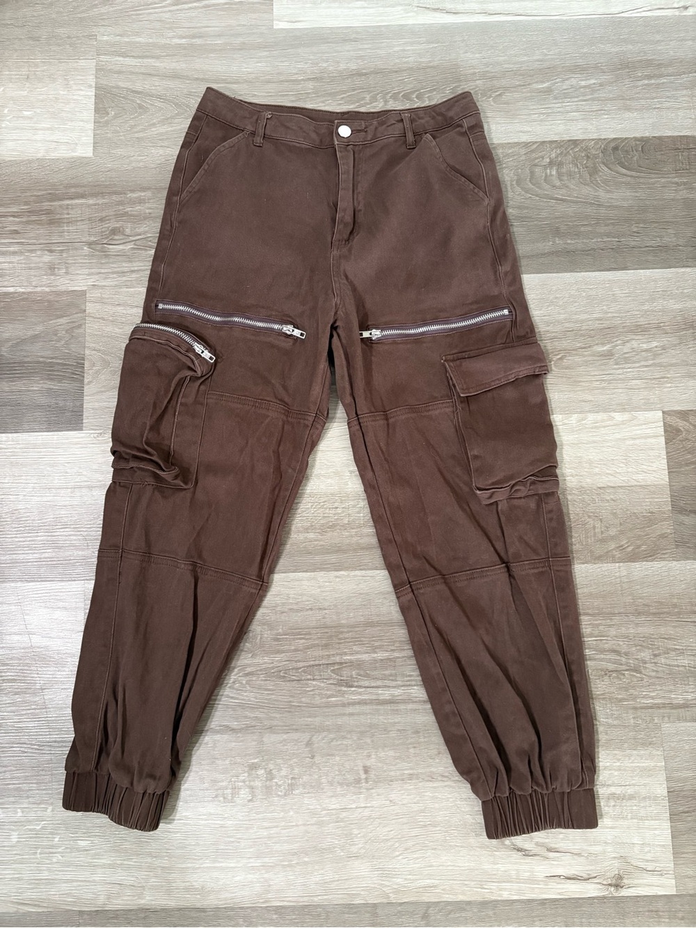Vine & Valley Brown Cargo Jogger Pants - Women’s Medium